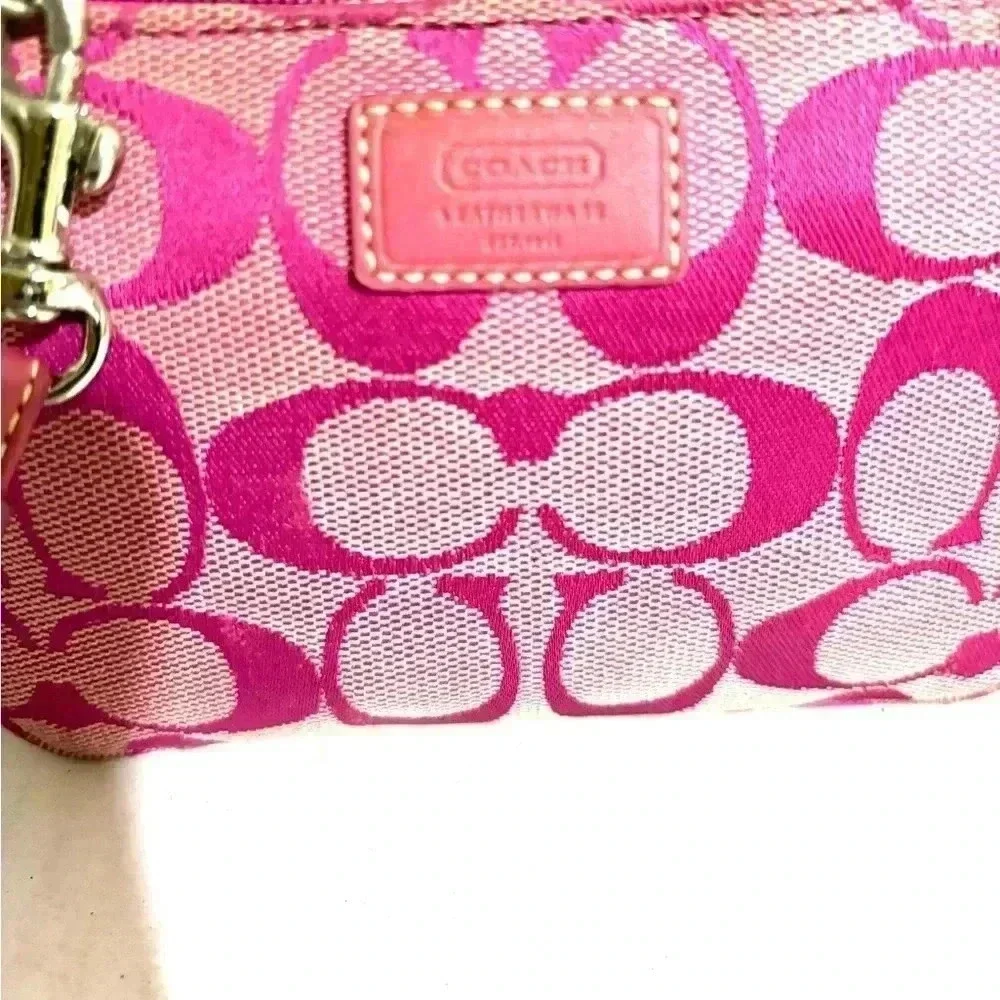 Coach vintage cc signature print canvas wristlet wallet
